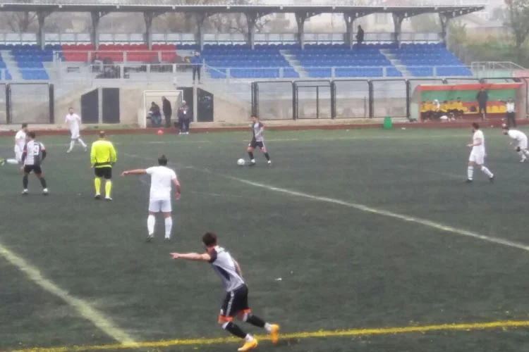 İstanbul 2.amatör lig 14.grup 4.hafta mücadelesinde Beykoz Yenimahallespor ve İstanbul