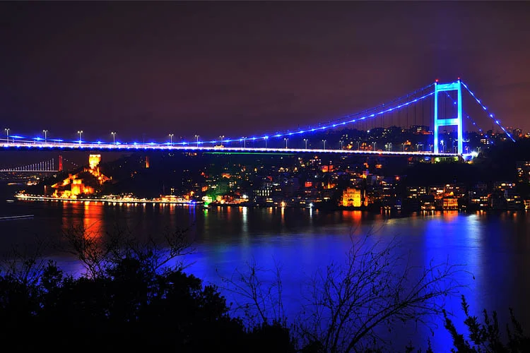 Fatih Sultan Mehmet (FSM) Köprüsü, 20 Kasım Dünya Çocuk Günü