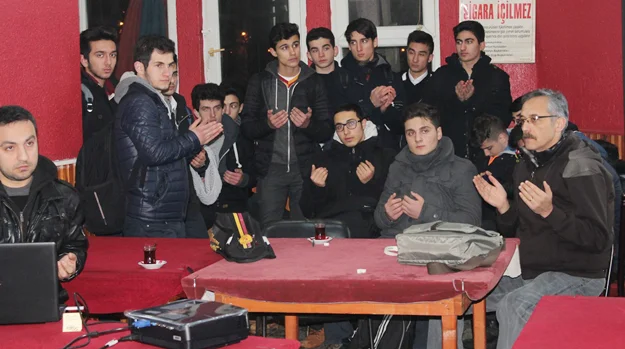 Ortaçeşmespor futbol takımında forma giyerken bir maç sonrasında evinde banyo