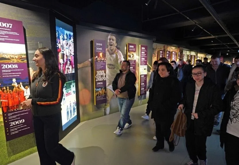 Beykoz Belediyesi, Beykoz’da yaşayan özel öğrencileri, Galatasaray Müzesi’ne götürdü.