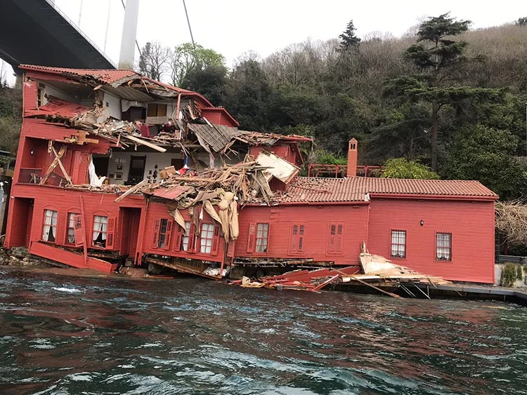 Yük gemisi Beykoz sahilinde yalıya çarptı 1 ge 5ZXf bfWXl