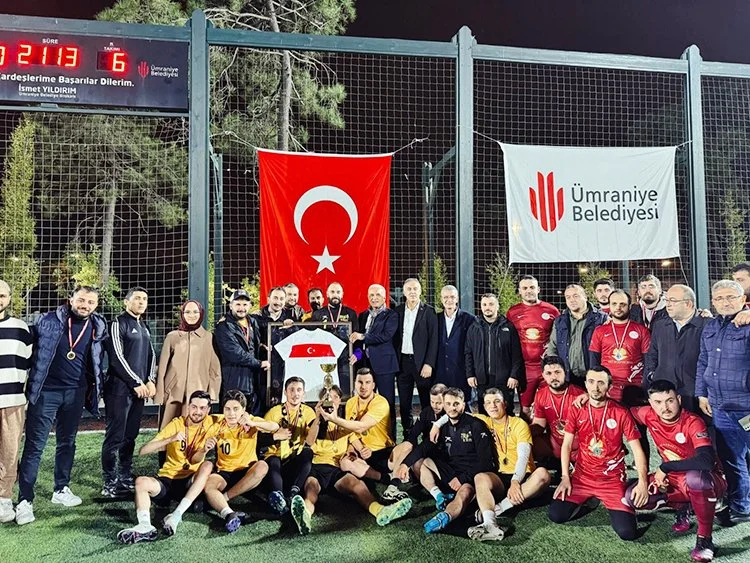 AK Parti İstanbul İl Gençlik Kolları tarafından düzenlenen futbol turnuvasının