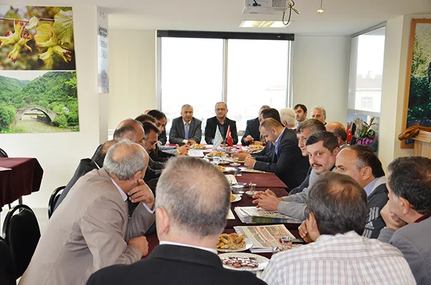 Bayramın ikinci gününde ilçe protokolünün bayramlaşmalarının ardından Sivil Toplum Kuruluşları