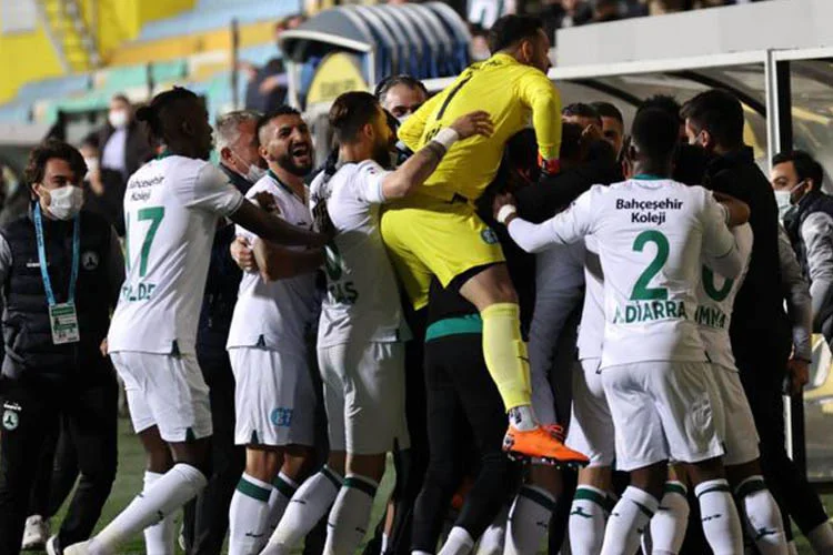 Beykoz Belediye Başkanı Murat Aydın, Süper Lig'e yükselme başarısı gösteren