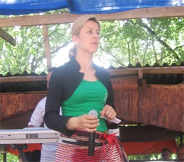 Her yıl geleneksel olarak düzenlemiş oldukları kır pikniğnde bir araya