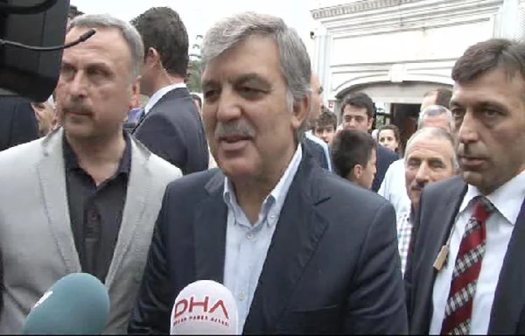 Bayram namazını Beykoz Kavacık Mahallesindeki Hasan Yavuz Cami'nde kılan 11.