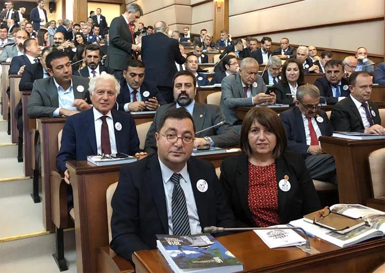 gulay demirel 6 mH9PLn9Yjm