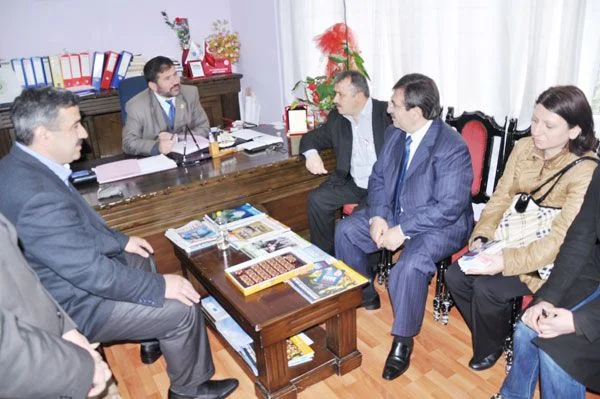 AK Parti İstanbul Milletvekili Adayı İdris Güllüce, Beykoz’un Gümüşsuyu Mahallesi’nde