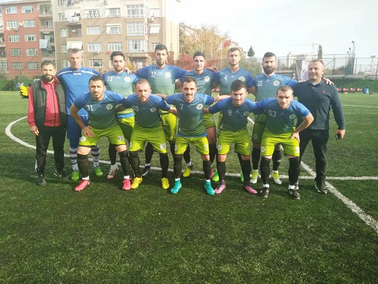 Beykoz'da sahası olan kulüplerden olan Gümüşsuyuspor, çocuk ve gençlere spor