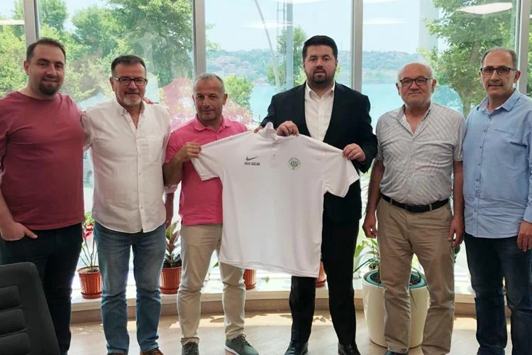 Gümüşsuyu Spor Kulübü yöneticileri Beykoz Belediye Başkan Yardımcısı ve Gençlik