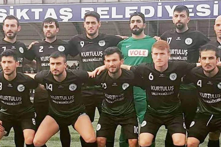 Beykoz'u Süper Amatör Ligde temsil eden Gümüşsuyuspor, Dikilitaşspor maçından eli