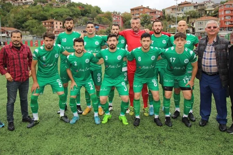 İstanbul 1.Amatör Lig 15.Grubunda ilk yarıyı Lider tamamlayan Gümüşsuyuspor, Tuzla’da