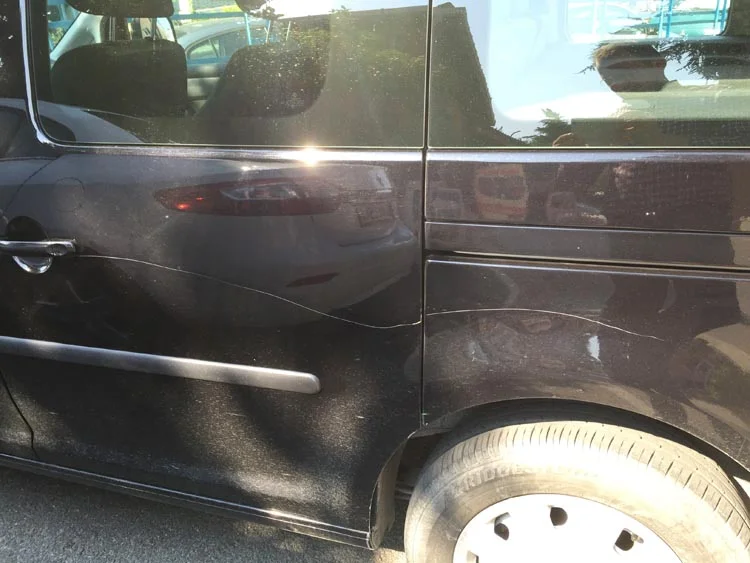 Beykoz Devlet Hastanesi doktorlarından dahiliye uzmanı Gündüz Güven personel otoparkındaki