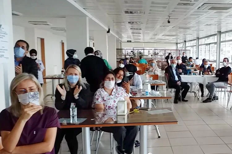 Beykoz Devlet Hastanesi'nde sazlı sözlü yemek molası 1 h PJrLT9IbgE