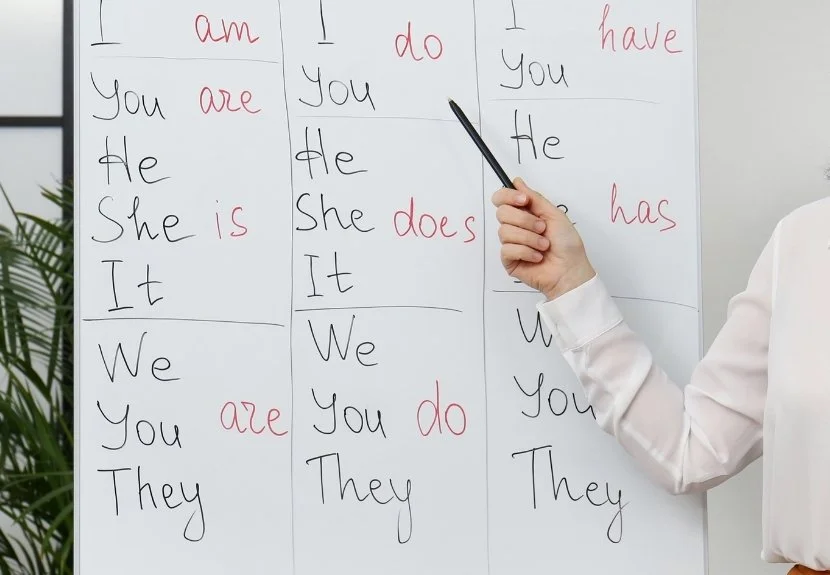 Beykoz İshakağa Ortaokulu’nda öğrencisini darbettiği iddia edilen İngilizce Öğretmeni S.K.