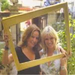 Beykoz’lular şehirden ayrılırken, araba vapurunun güvertesinde ellerini boru yapmış, haykırır: