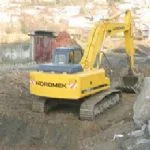 Sağanak yağışlar nedeniyle 2004 yılında taşarak birçok evi sular altında