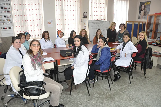 Beykoz Halk Eğitim Merkezi, yıllardır ücretsiz olarak ilçe halkına meslek