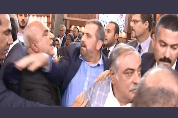 İstanbul Büyükşehir Belediye Meclisi'nde çıkan yer kavgasına Beykoz’un Meclis üyeleri,