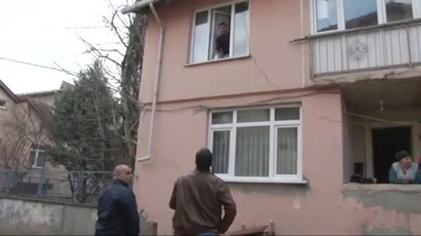 Beykoz'da cezaevinden çıktıktan sonra evine gelen bir şahıs, mutfak tüpünü