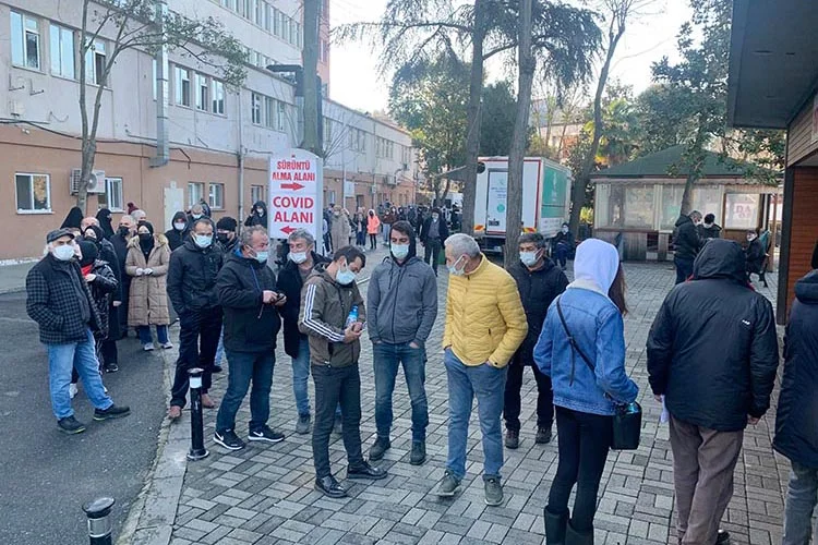 Kovid-19’un yeni varyantı Omicron’un yayılması Beykoz’da da etkili oldu. Vatandaşlar