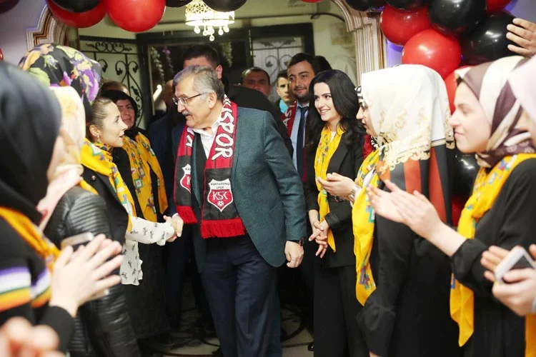 AK Parti Beykoz Belediye Başkan Adayı Murat Aydın Kastamonulu gençlerle