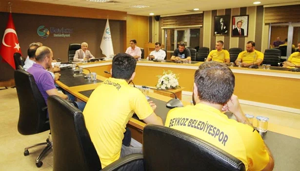 THF Erkekler Hentbol Süper Liginin iki İstanbul temsilcisinden biri konumunda