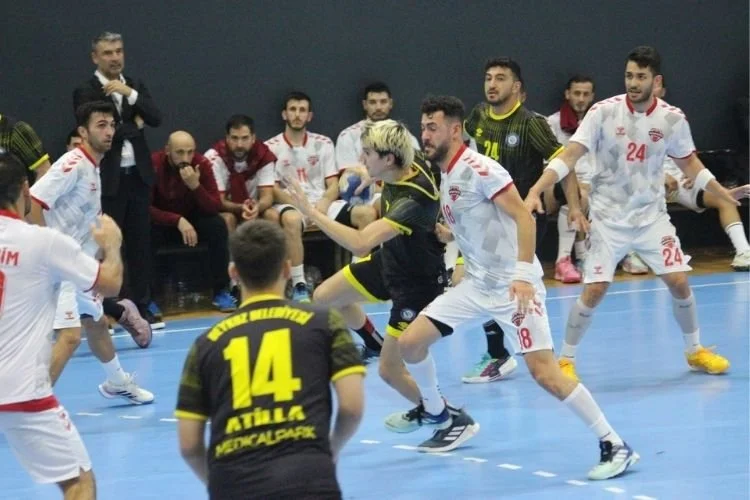 THF Erkekler Hentbol Süper Liginde zirve takibinde olan iki güçlü