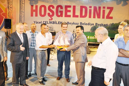 Festival süresince her gece iki yöre derneğinin ortaklaşa düzenlediği festival