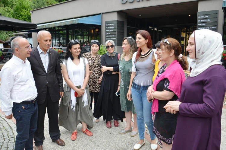 Beykoz Halk Eğitim Merkezi, yıl sonunda Acarlar Mahallesi'nde bir resim