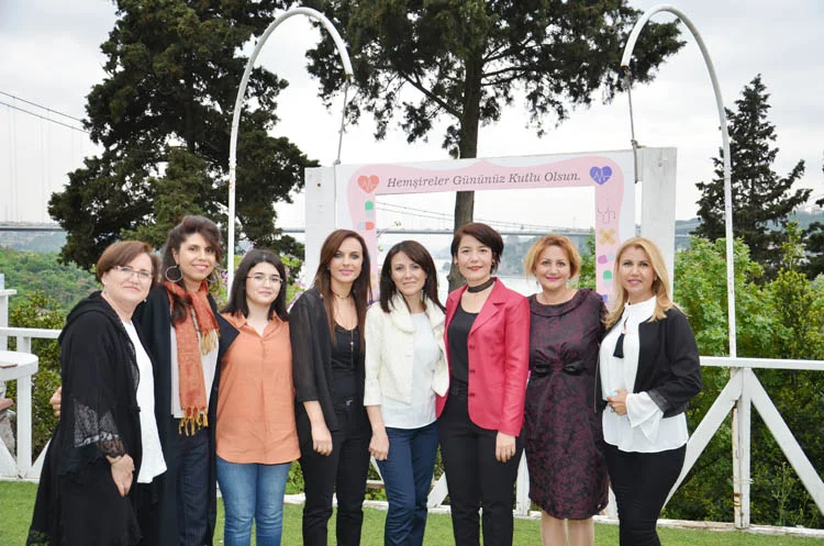 Beykoz Devlet Hastanesi'nde görevlerine devam eden Hemşireler Gününü kutladı.