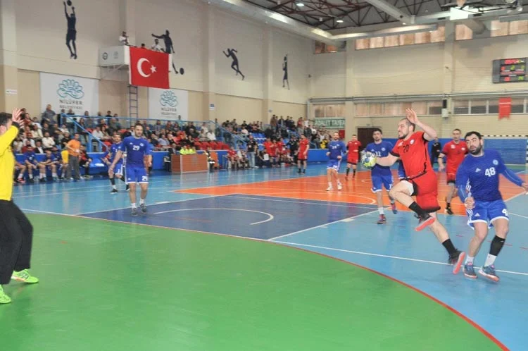 Hentbol Erkekler Süper Ligi 22. hafta maçında Beykoz Belediyespor, Bursa