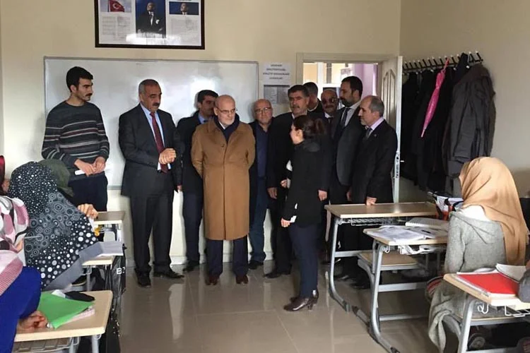 Beykoz Belediye Başkanı Yücel Çelikbilek ve meclis üyeleri açılış ve