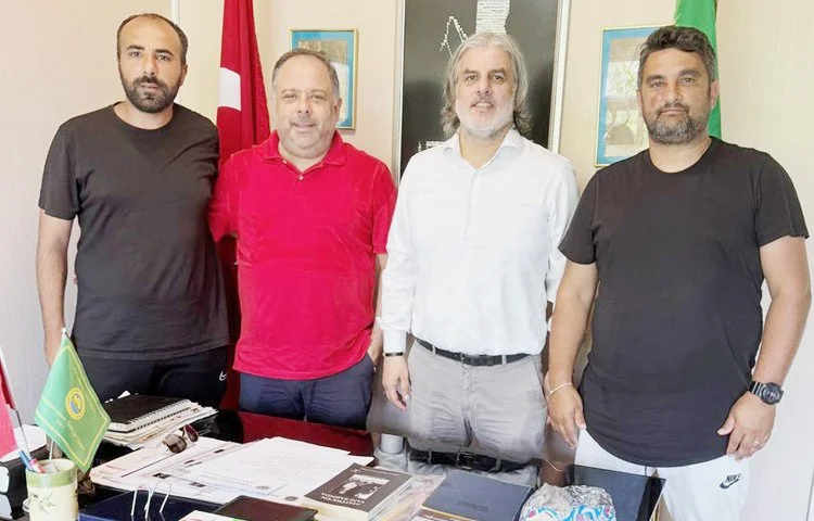 Beykoz Anadoluhisarı İdmanyurdu takımında bekleyiş sona erdi. Yeşil - Sarılı