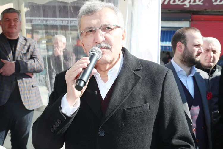 Beykoz Onçeşmeler'de AK Noktayı ziyaret eden Başkan Adayı Murat Aydın,