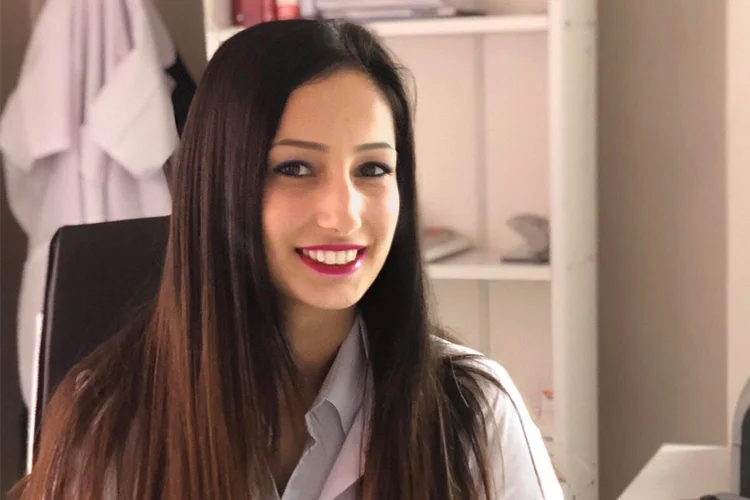 Beykoz Tıp Merkezi Uzman Diyetisyenlerinden Hülya Yiğit, bitki çayı ile