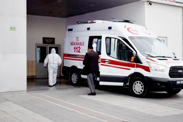 Akşam saatlerinde 112 Acil Servis ekiplerince Beykoz Devlet Hastanesi’ne getirilen