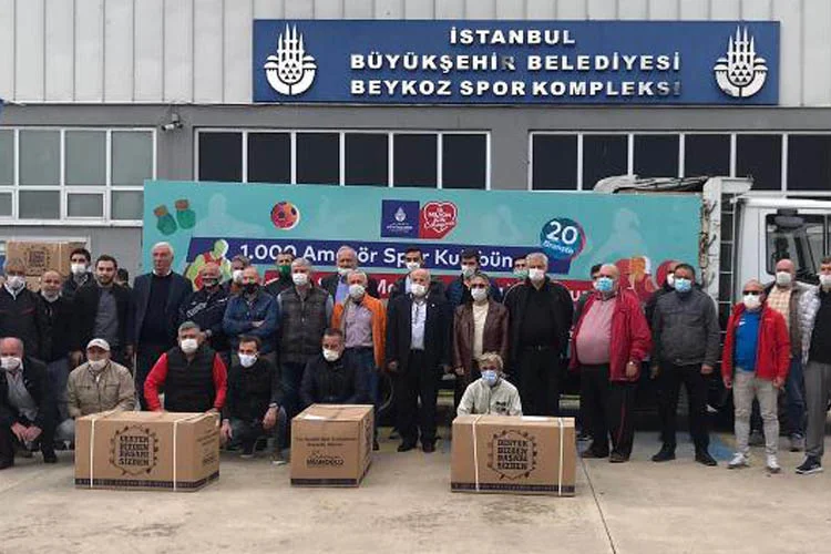 İstanbul Büyükşehir Belediyesinin, kent genelinde kulüplere yapmış olduğu spor malzemeleri