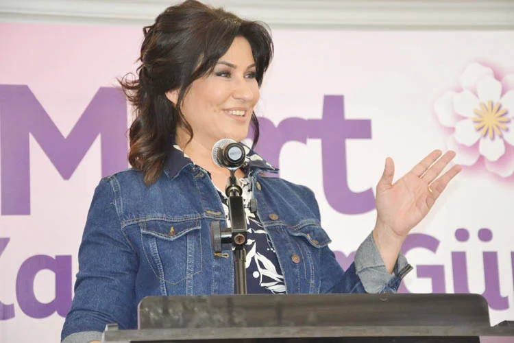 iclalaydinkadin 2 RK0am2F6ZC