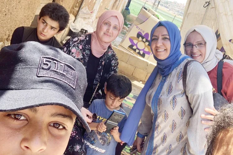 Beykoz’un kadınları savaşın çocuklarını ziyaret etti 6 idlip beykoz 9 e03ia7XhOJ