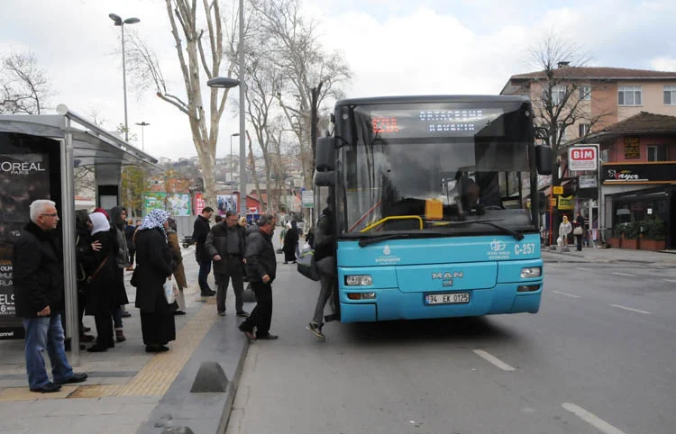 İETT, 15 Temmuz darbe girişiminde şehit olan kahramanların anısına Beykoz'da