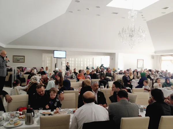 İftah İlim ve Kültür Derneği Gönül Kahvaltıları Programlarının dördüncüsünü İBB