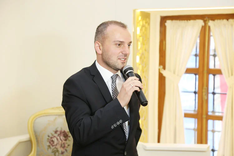 iftah acilis I1KB0HC2uE