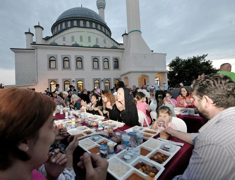 Beykoz Belediyesi bu yıl ramazan bereketini deprem bölgesi ile paylaşacak.