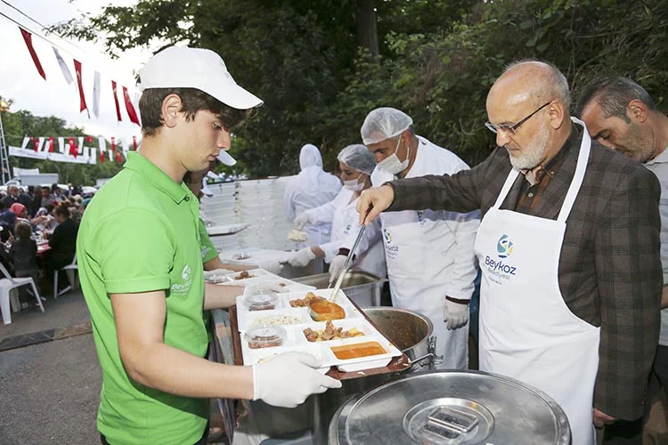 Her Ramazan 7’den 70’e ilçe sakinlerini buluşturan Sokak İftarları’nın bu