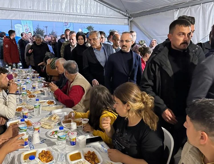 Beykoz ve Hatay’daki ilk iftarlardan görüntüler 1 iftar beykoz 4 Beh2P0GDI3