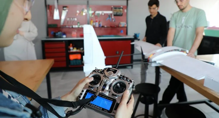 Beykoz'da Vizyon360 Gelişim Merkezinde çalışmalarını sürdüren Türk-Alman Üniversitesi öğrencilerinin insansız