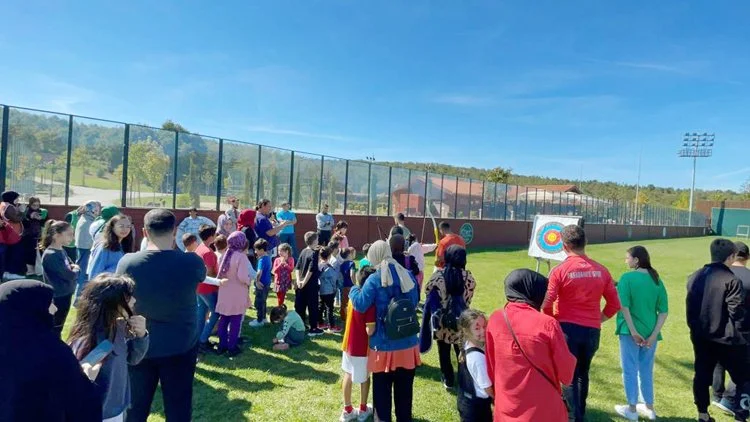 İHH Beykoz Temsilciliğinden çocuklara sonbahar şenliği 1 ihh beykoz