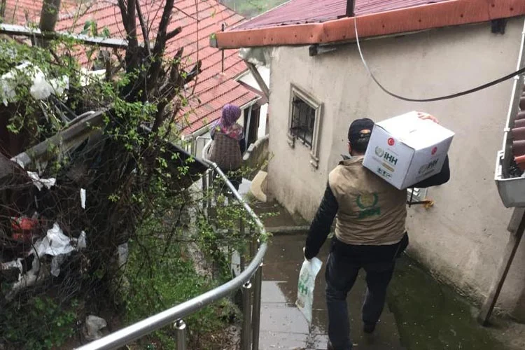 Ülke genelinde yaşanan Pandemi nedeniyle Beykoz'da mağdur olan vatandaşlara STK'ların