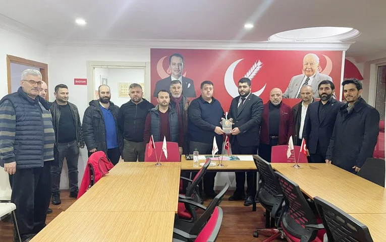 İHH Beykoz Temsilcisi Ekrem Tuncer beraberindekilerle bazı siyasi parti ve